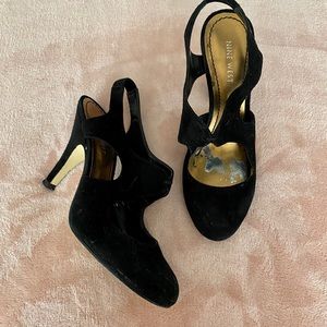 [Nine West] Black Suede Cutout Heels